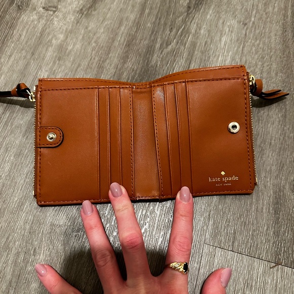 Kate Spade Wallet - Picture 5 of 5